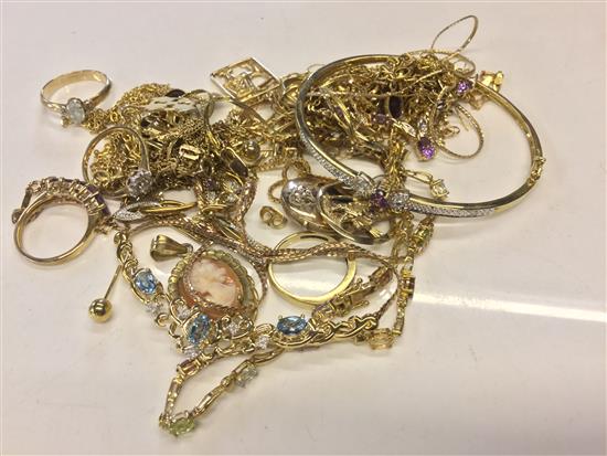 Modern 9ct gold jewellery, rings, necklaces, bangles etc 76g gross